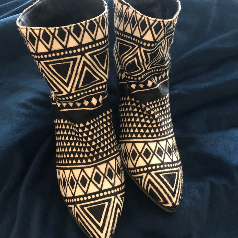 Vintage Cowhide lucky brand ankle boots